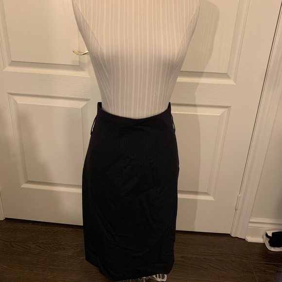 Club Monaco Woman’s Suit - Picture 4 of 6